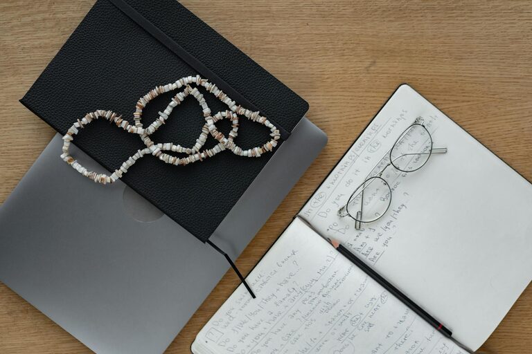 How to Journal for Clarity and Focus: A Simple Guide